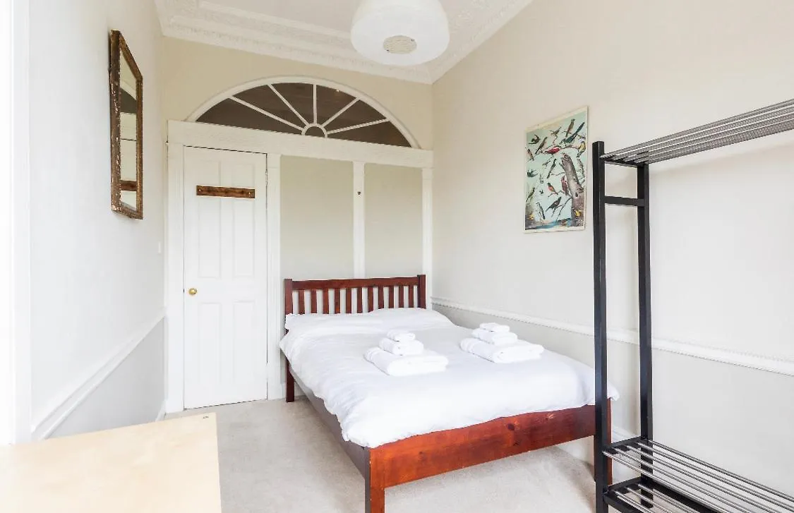 New Town Apartment With Castle View Edinburg 0*,