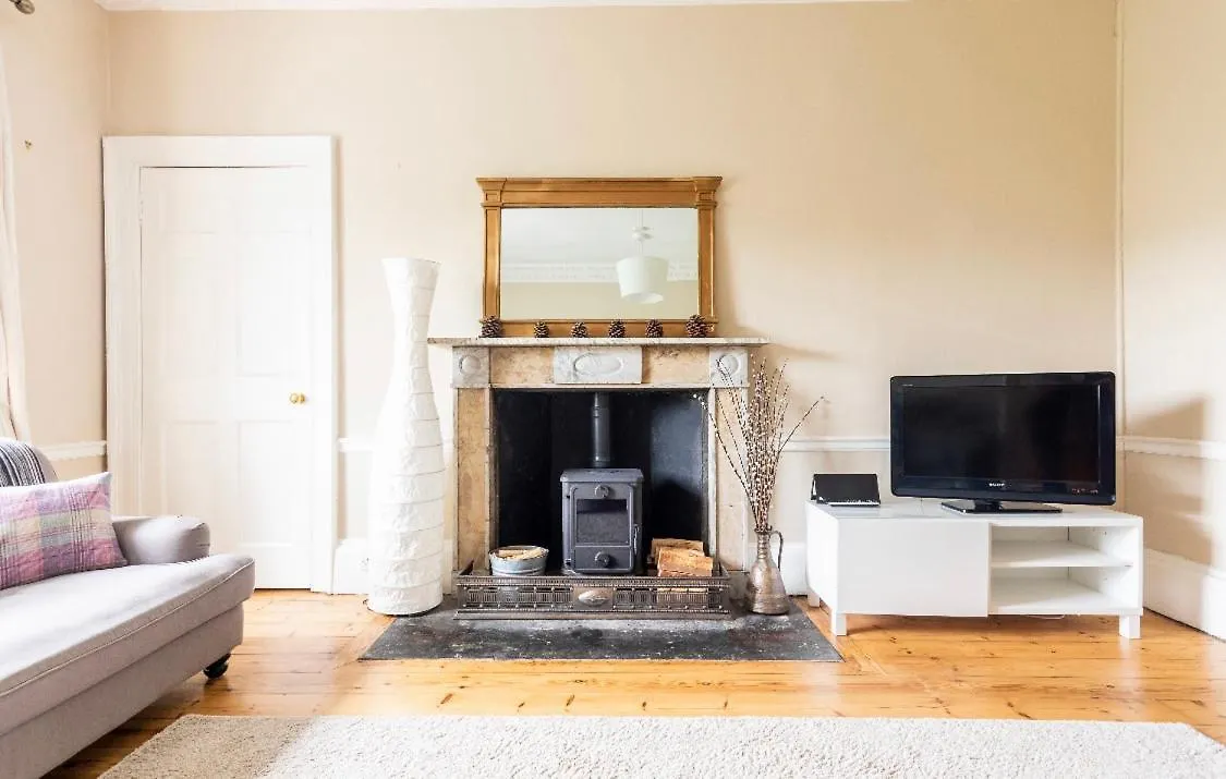 New Town Apartment With Castle View Edimburgo